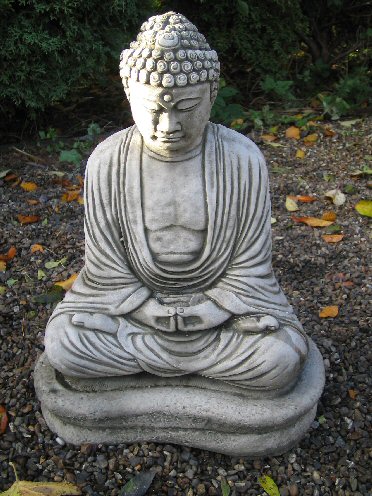 KB16 Large Buddha on Plinth